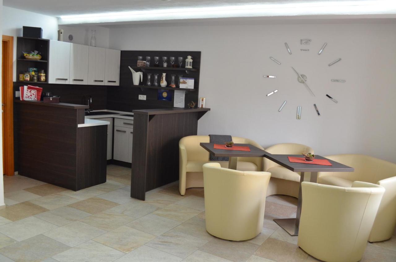 Apartmany Pod Namestim Telč Esterno foto